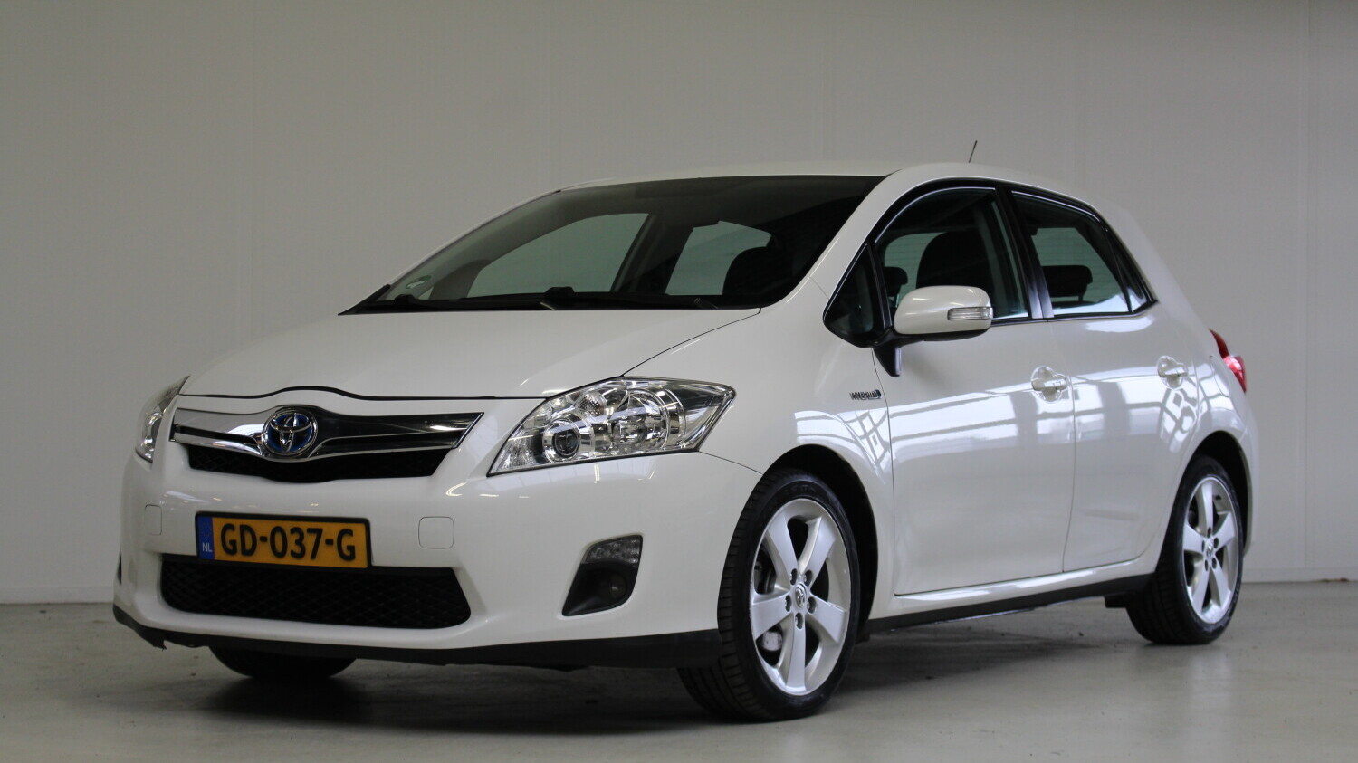 Toyota Auris Hatchback 2011 GD-037-G 1