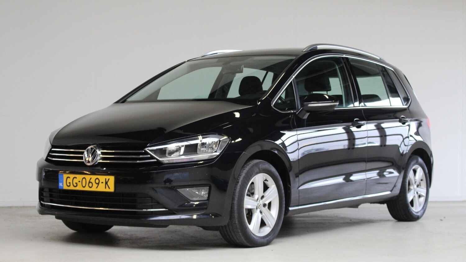 Volkswagen Golf Sportsvan MPV 2015 GG-069-K 1