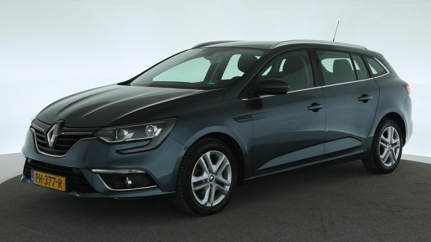 Renault Mégane Station 2017 PH-377-R 1