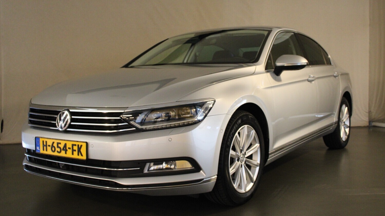 Volkswagen Passat Sedan 2017 H-654-FK 1