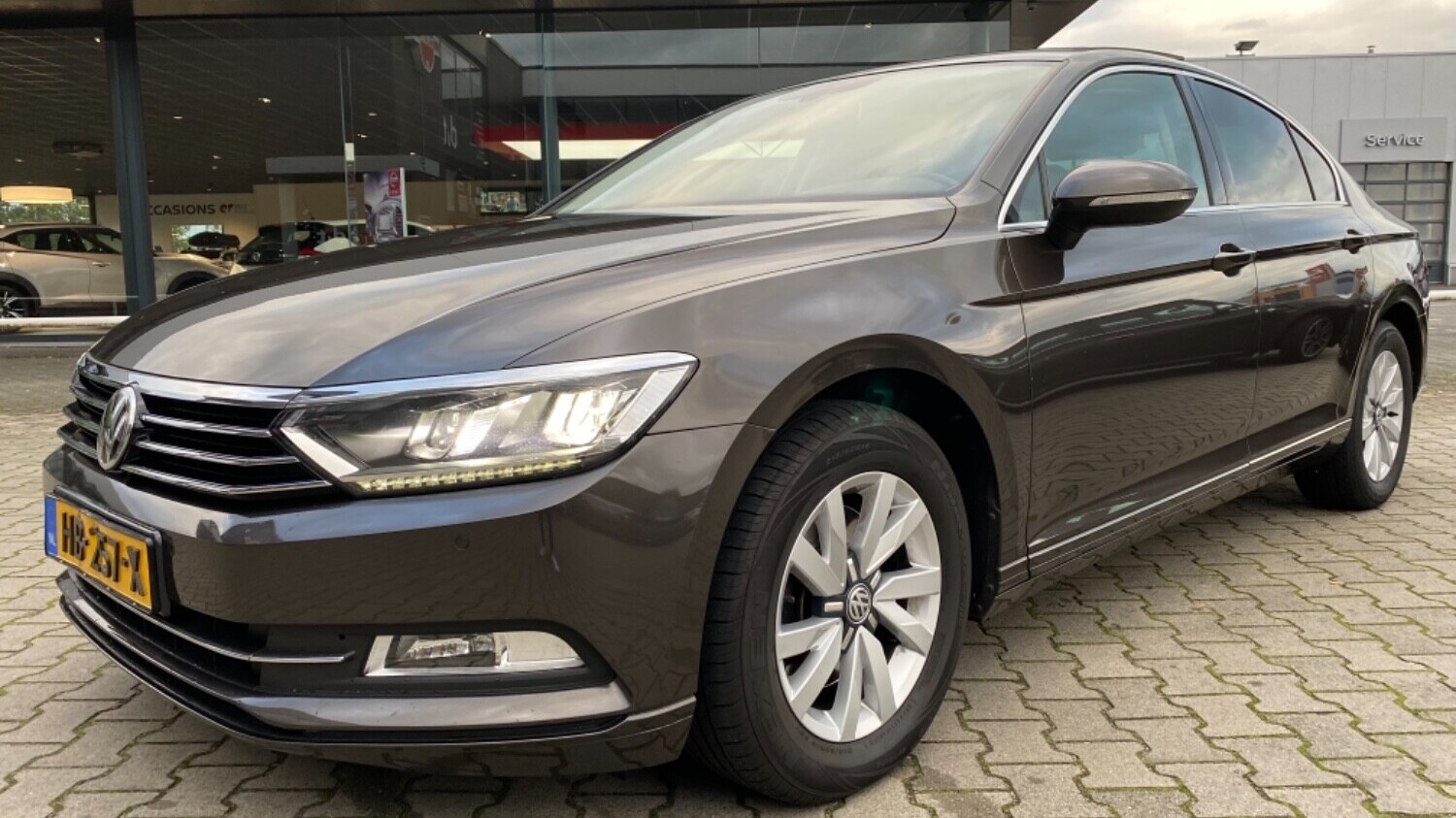 Volkswagen Passat Sedan 2015 HB-257-X 1