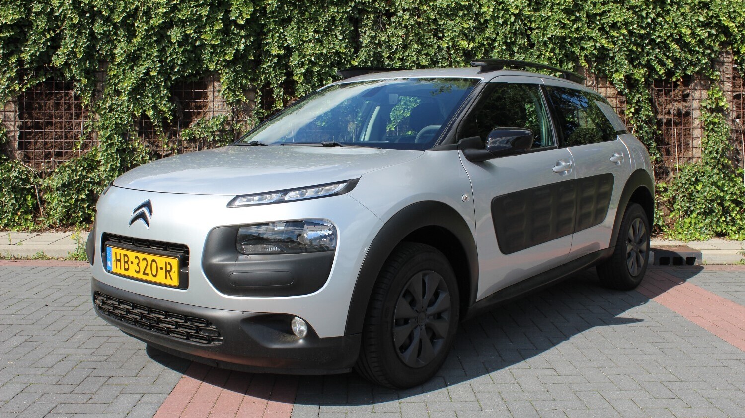 Citroen C4 Cactus Hatchback 2015 HB-320-R 1