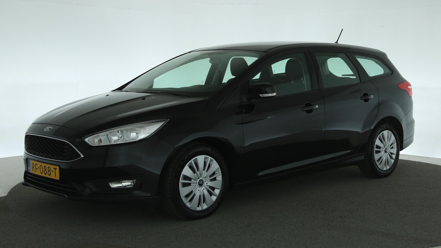 Ford Focus Station 2017 RF-088-T 1