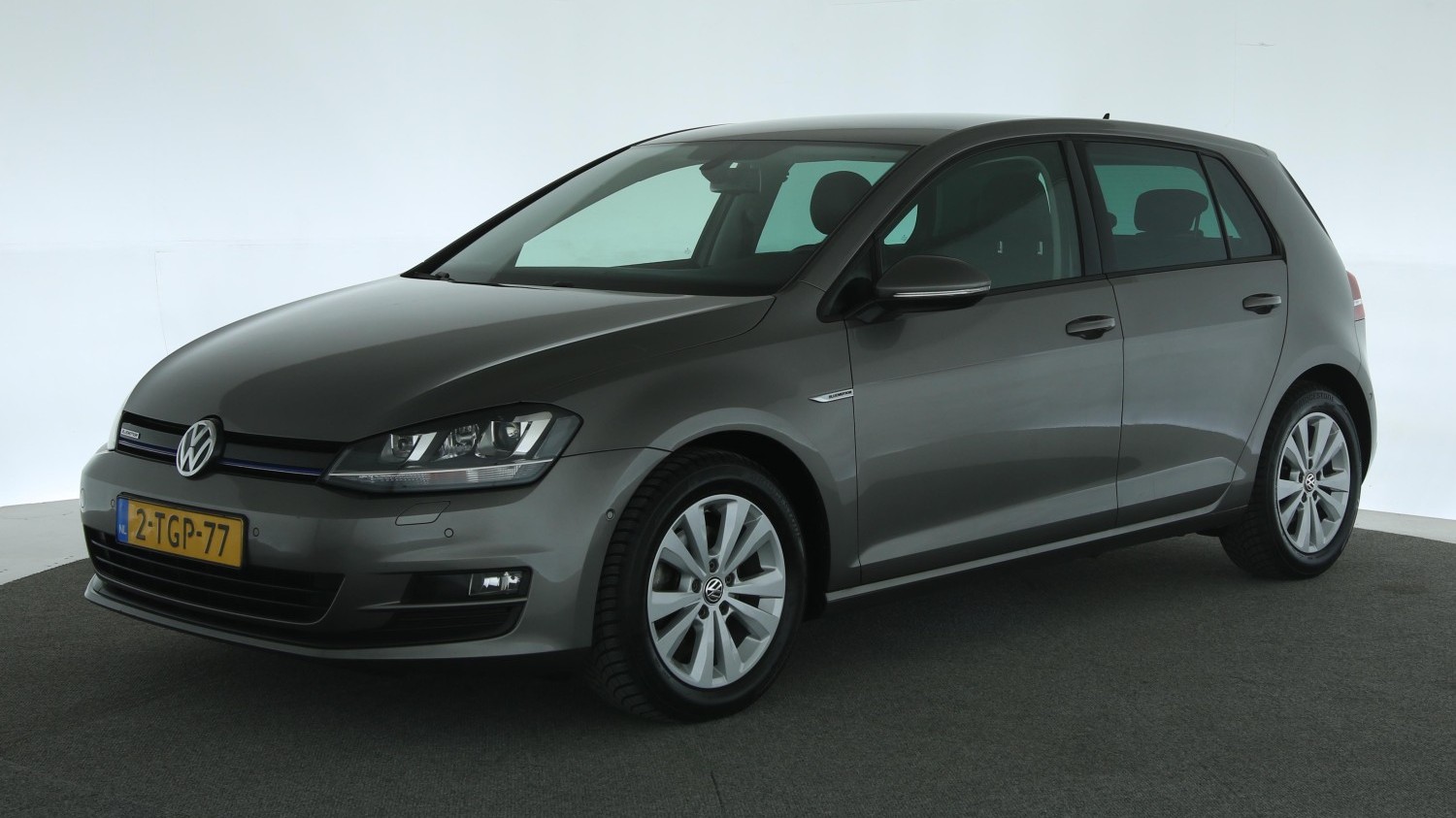 Volkswagen Golf Hatchback 2014 2-TGP-77 1