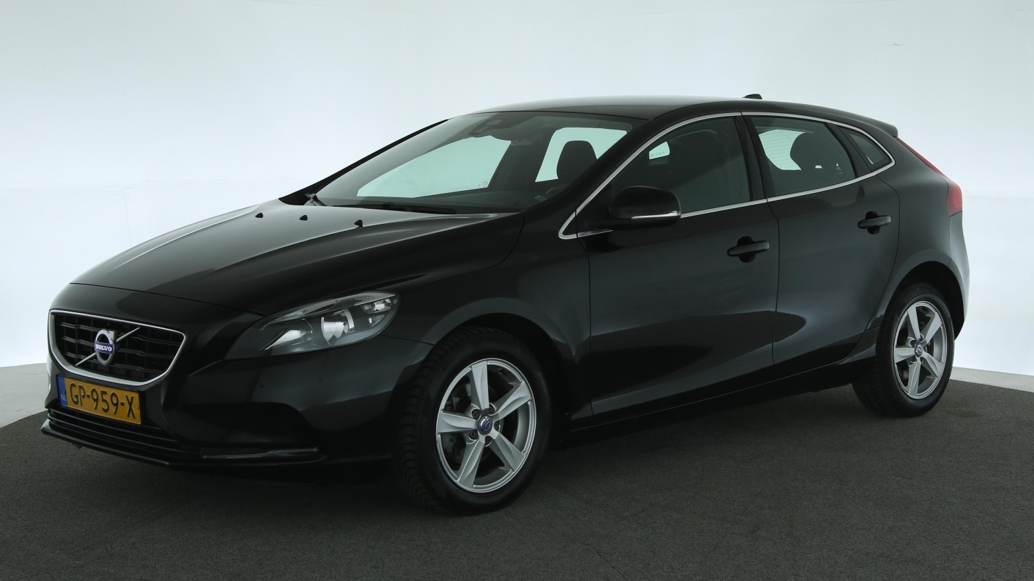 Volvo V40 Hatchback 2015 GP-959-X 1