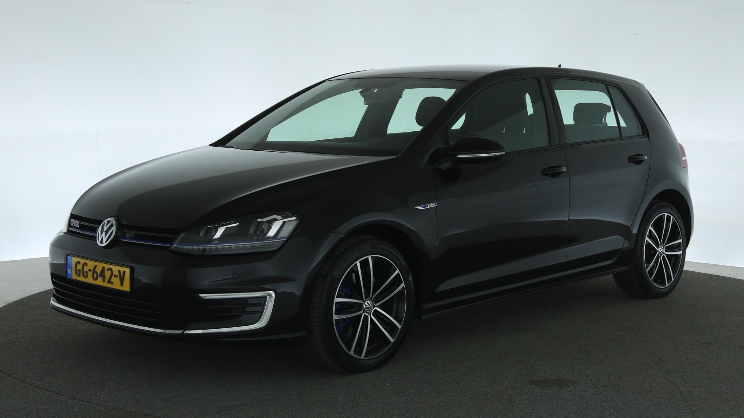 Volkswagen Golf Hatchback 2015 GG-642-V 1