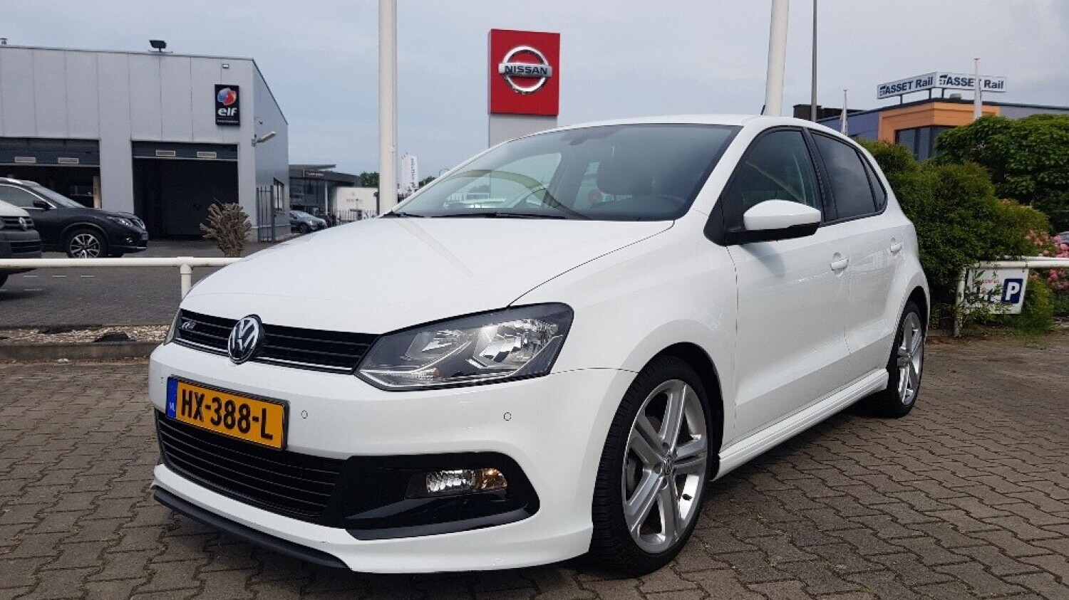 Volkswagen Polo Hatchback 2016 HX-388-L 1