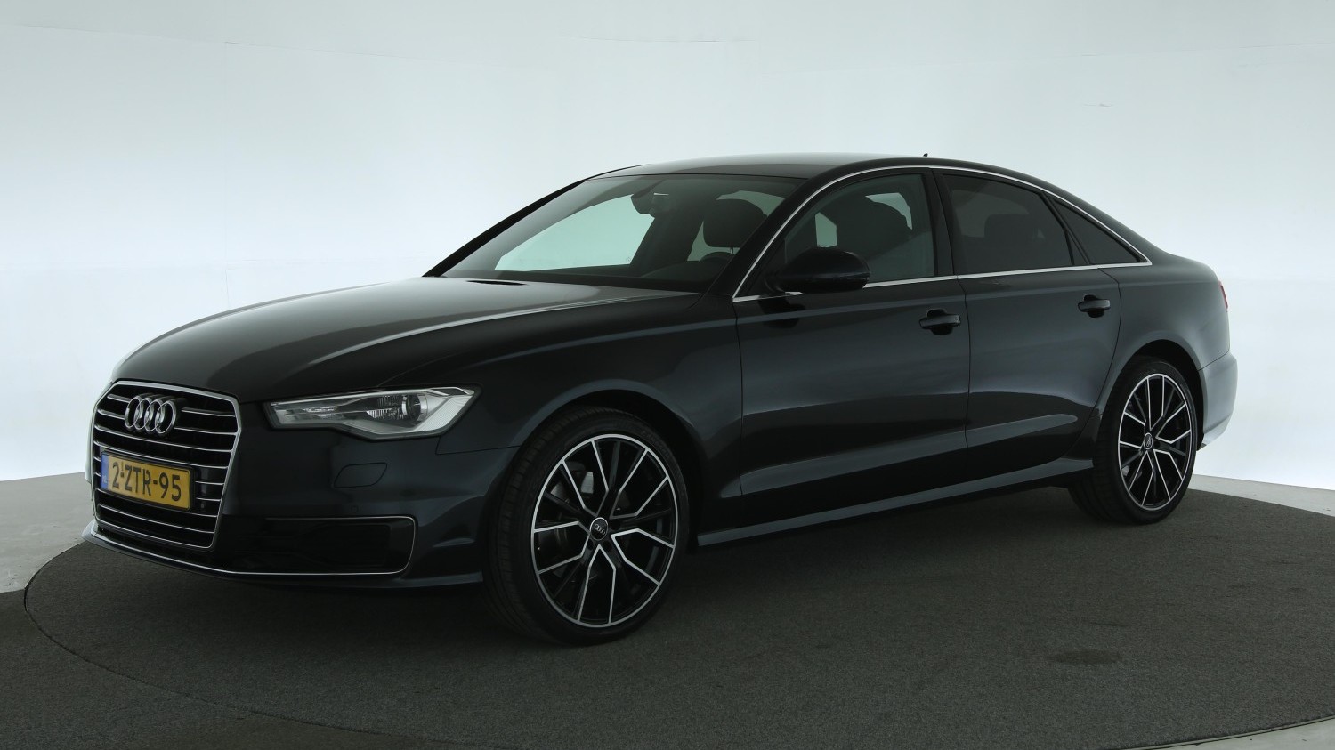 Audi A6 Sedan 2015 2-ZTR-95 1