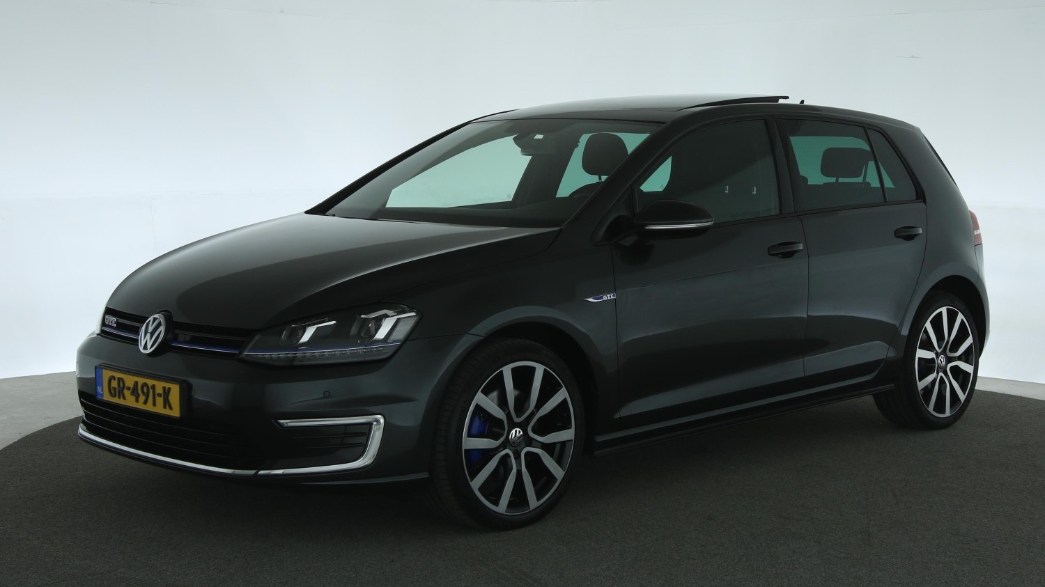 Volkswagen Golf Hatchback 2015 GR-491-K 1