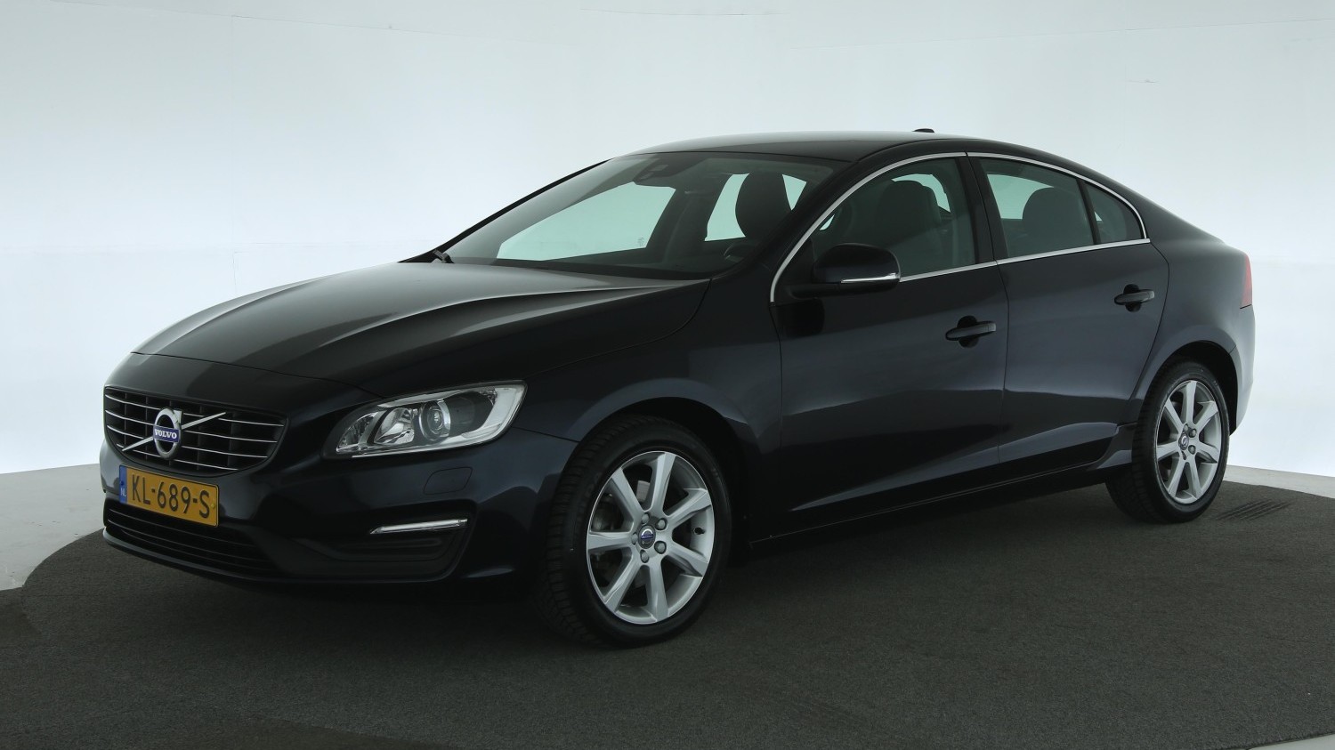 Volvo S60 Sedan 2016 KL-689-S 1