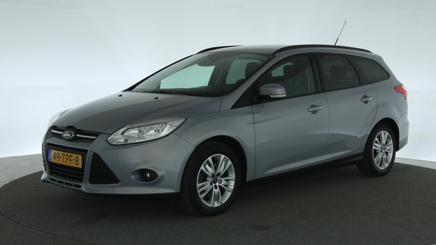Ford Focus Station 2011 49-TPF-8 1