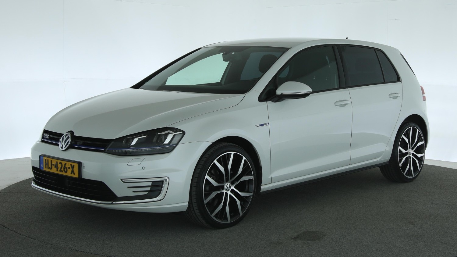 Volkswagen Golf Hatchback 2015 HJ-426-X 1