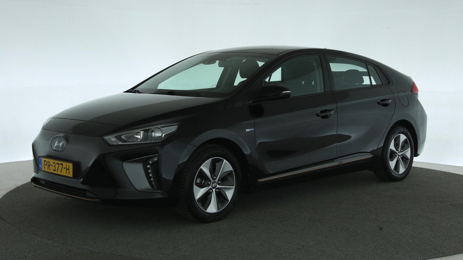 Hyundai Ioniq Hatchback 2017 PR-377-H 1