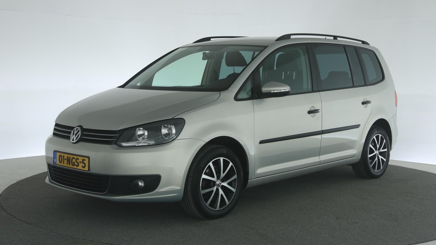 Volkswagen Touran MPV 2010 01-NGS-5 1