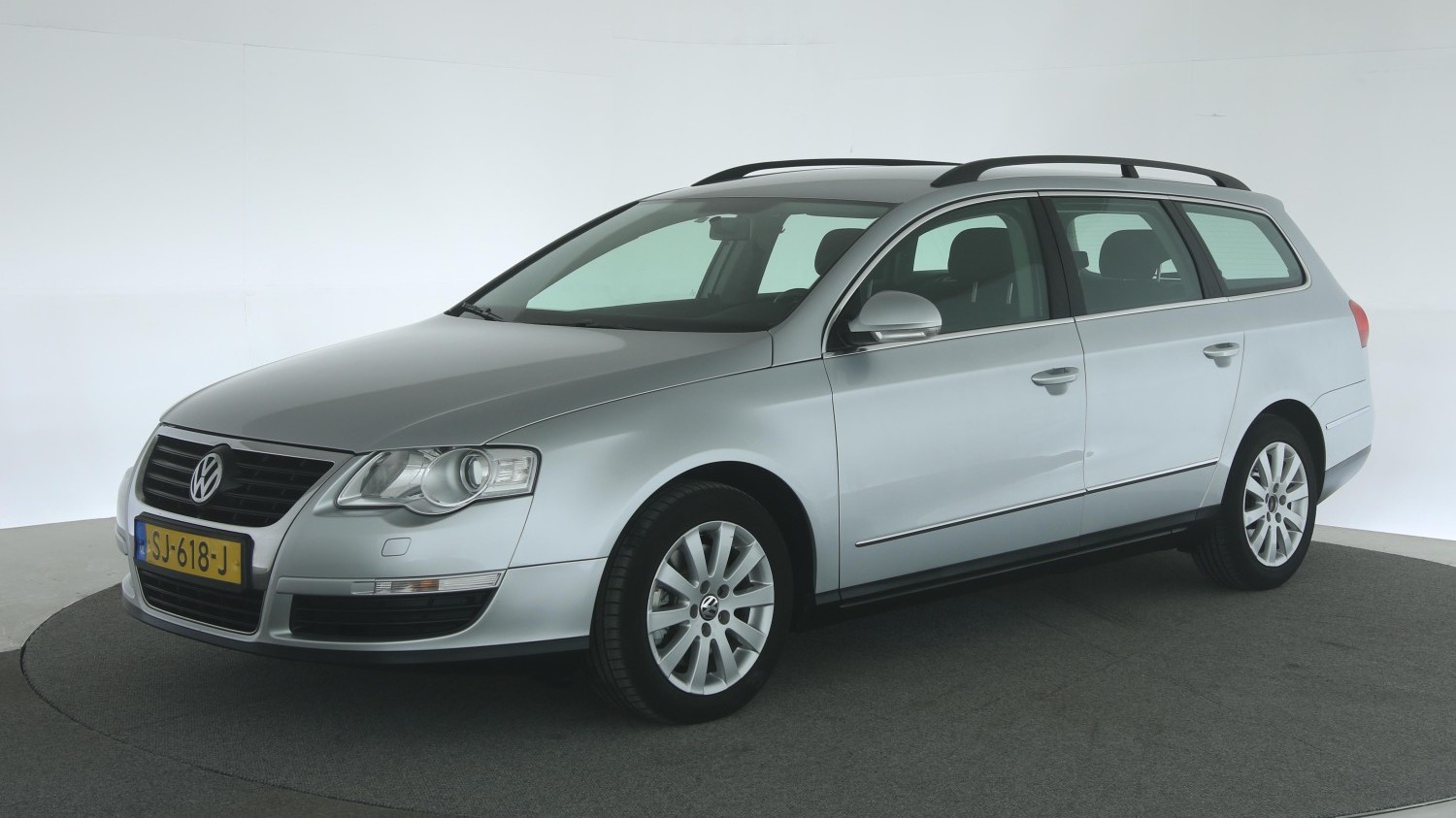 Volkswagen Passat Station 2010 SJ-618-J 1