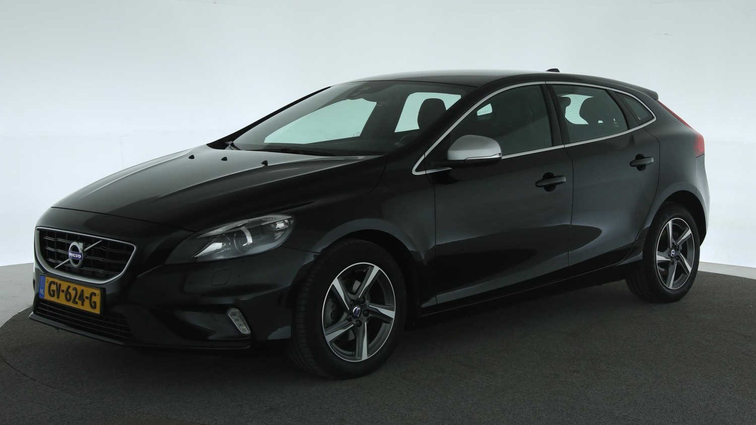 Volvo V40 Hatchback 2015 GV-624-G 1