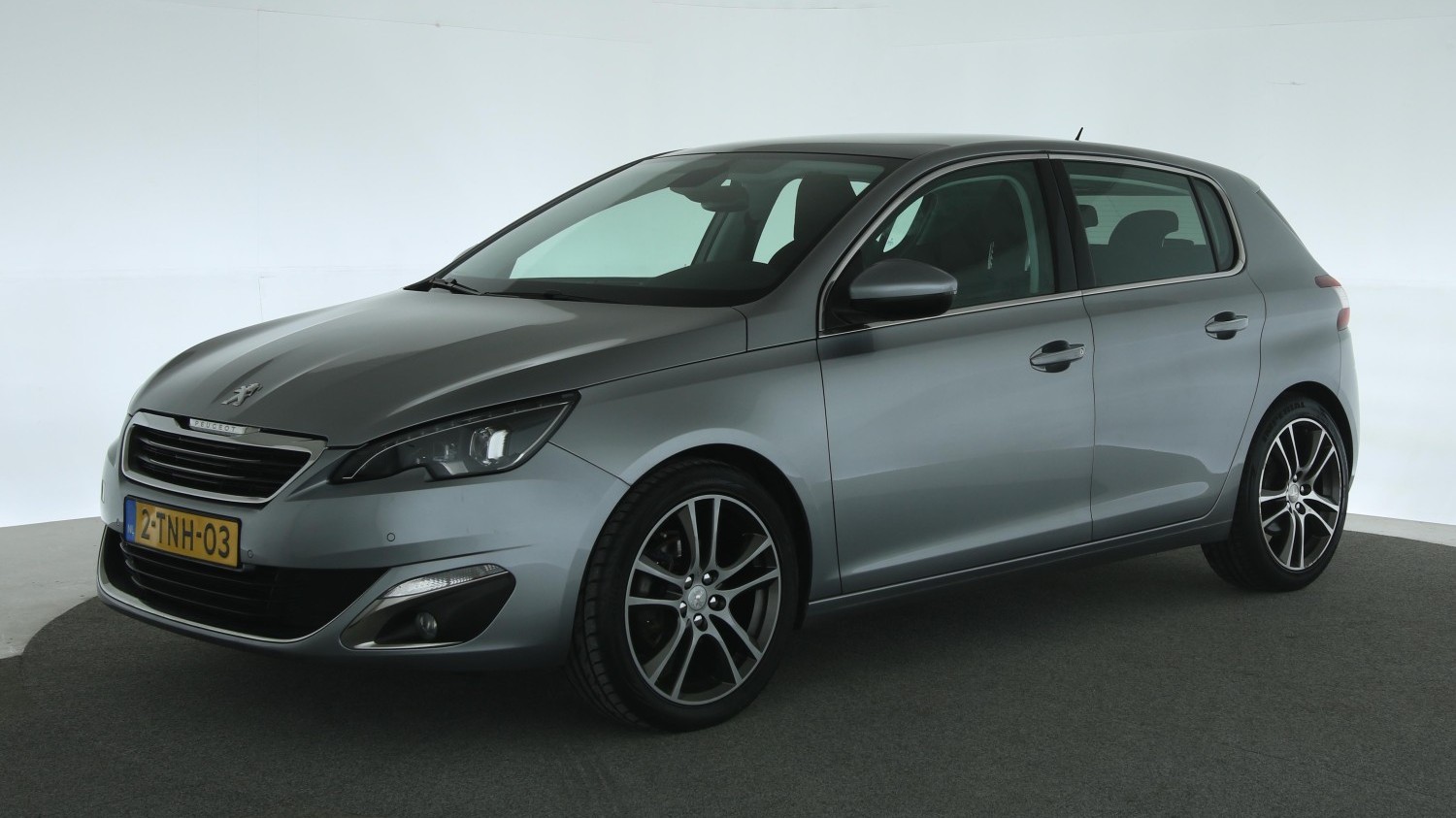 Peugeot 308 Hatchback 2014 2-TNH-03 1