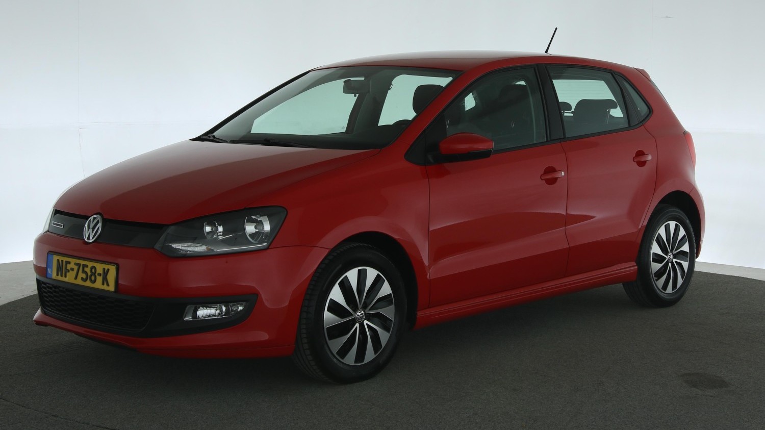 Volkswagen Polo Hatchback 2017 NF-758-K 1
