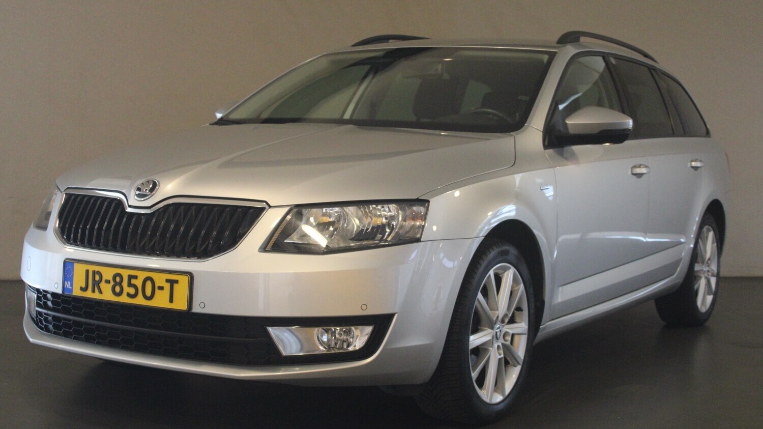 Skoda Octavia Station 2016 JR-850-T 1