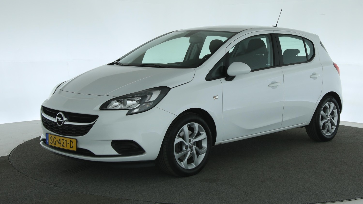 Opel Corsa Hatchback 2018 SG-421-D 1