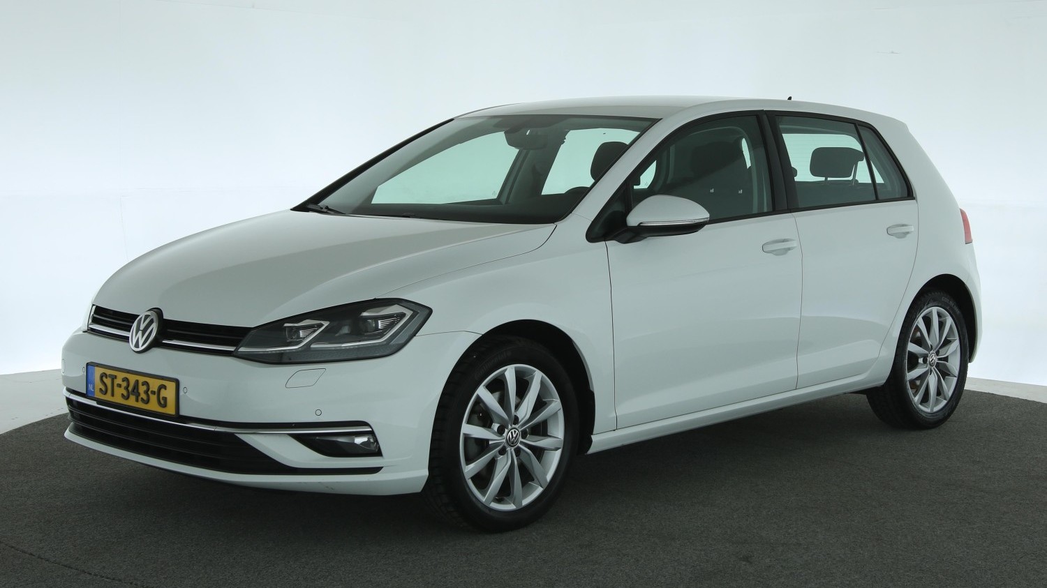 Volkswagen Golf Hatchback 2017 ST-343-G 1
