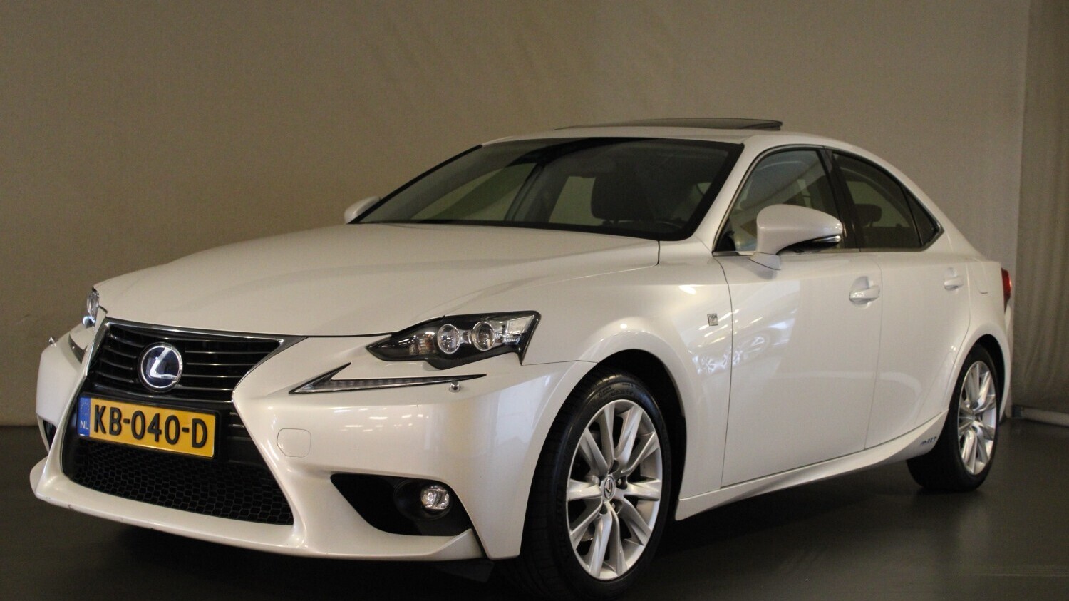 Lexus IS 300 Sedan 2016 KB-040-D 1