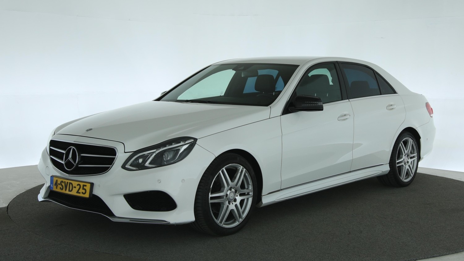 Mercedes-Benz E-Klasse Sedan 2013 4-SVD-25 1
