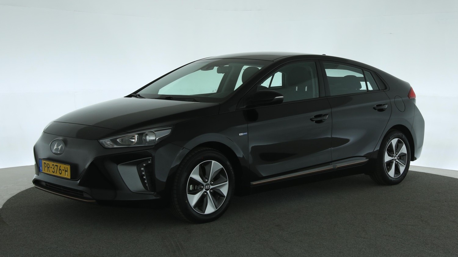 Hyundai Ioniq Hatchback 2017 PR-376-H 1