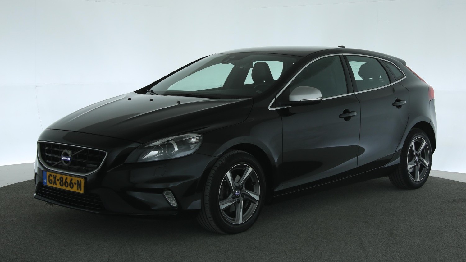 Volvo V40 Hatchback 2015 GX-866-N 1