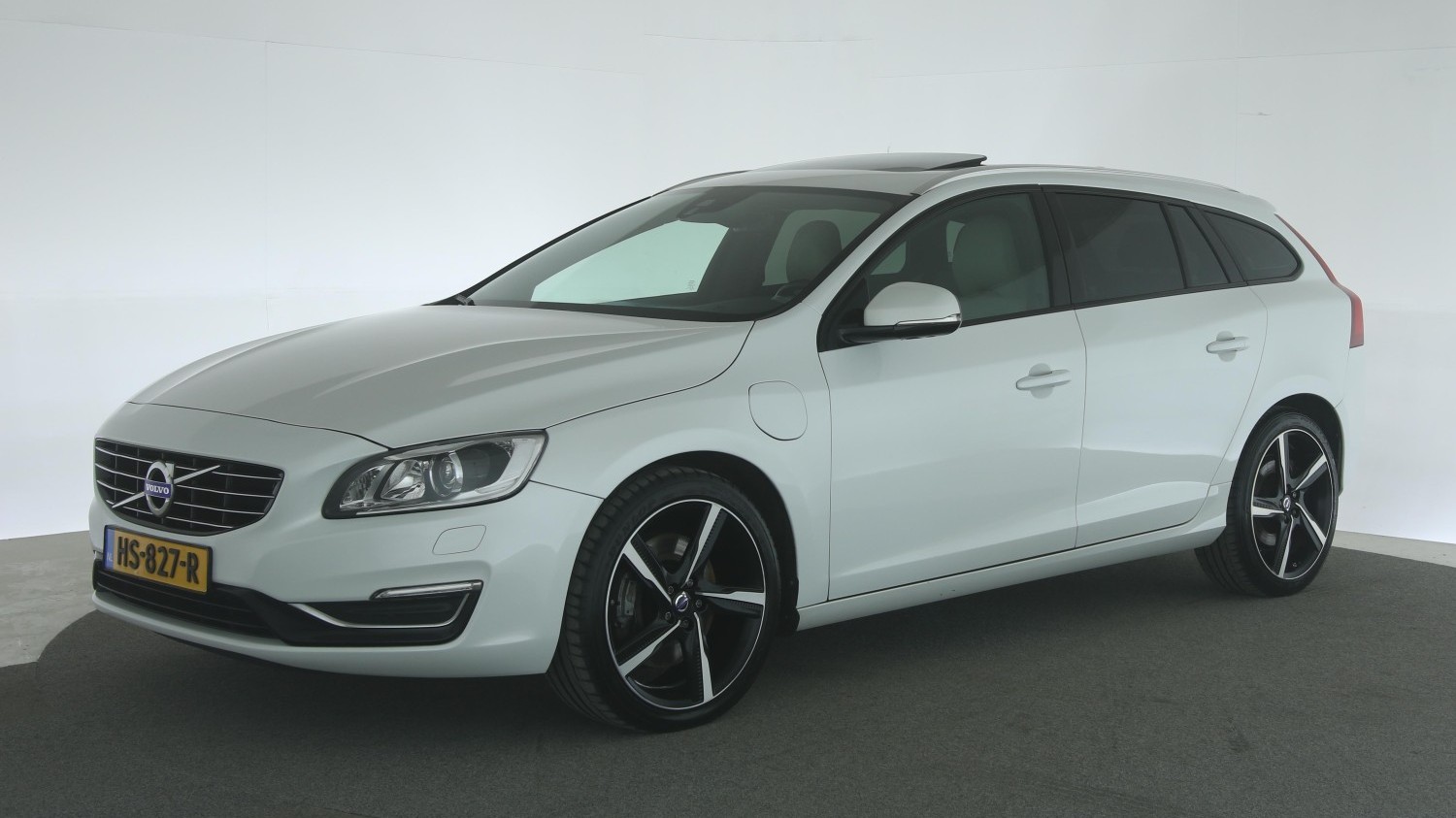 Volvo V60 Station 2015 HS-827-R 1