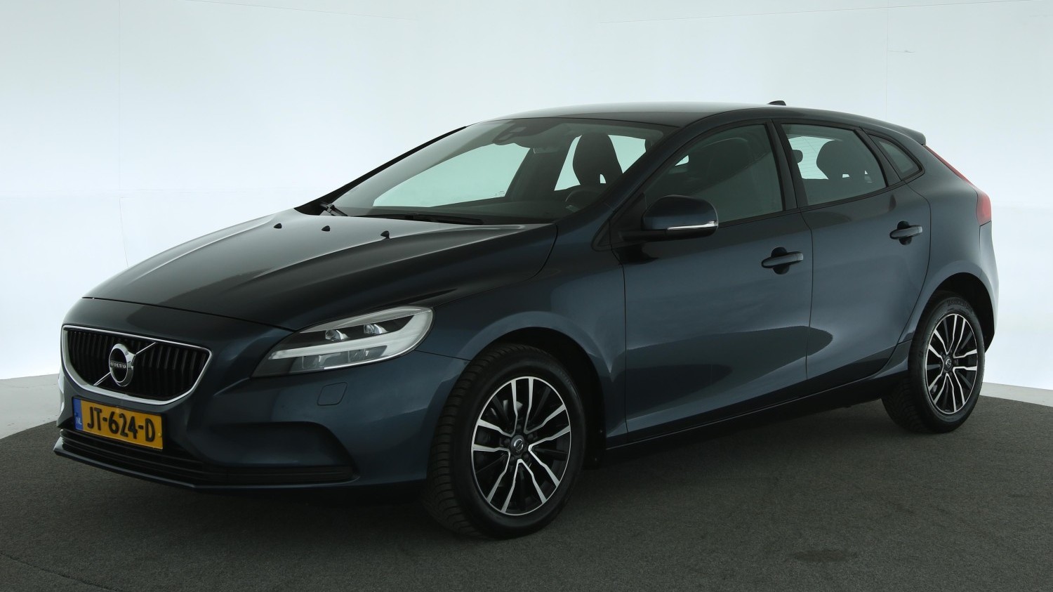 Volvo V40 Hatchback 2016 JT-624-D 1