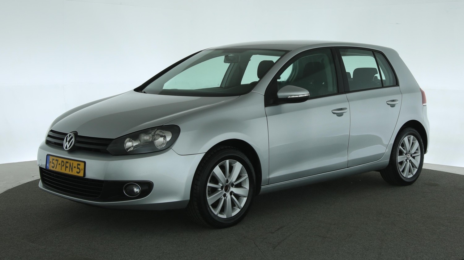 Volkswagen Golf Hatchback 2011 57-PFN-5 1