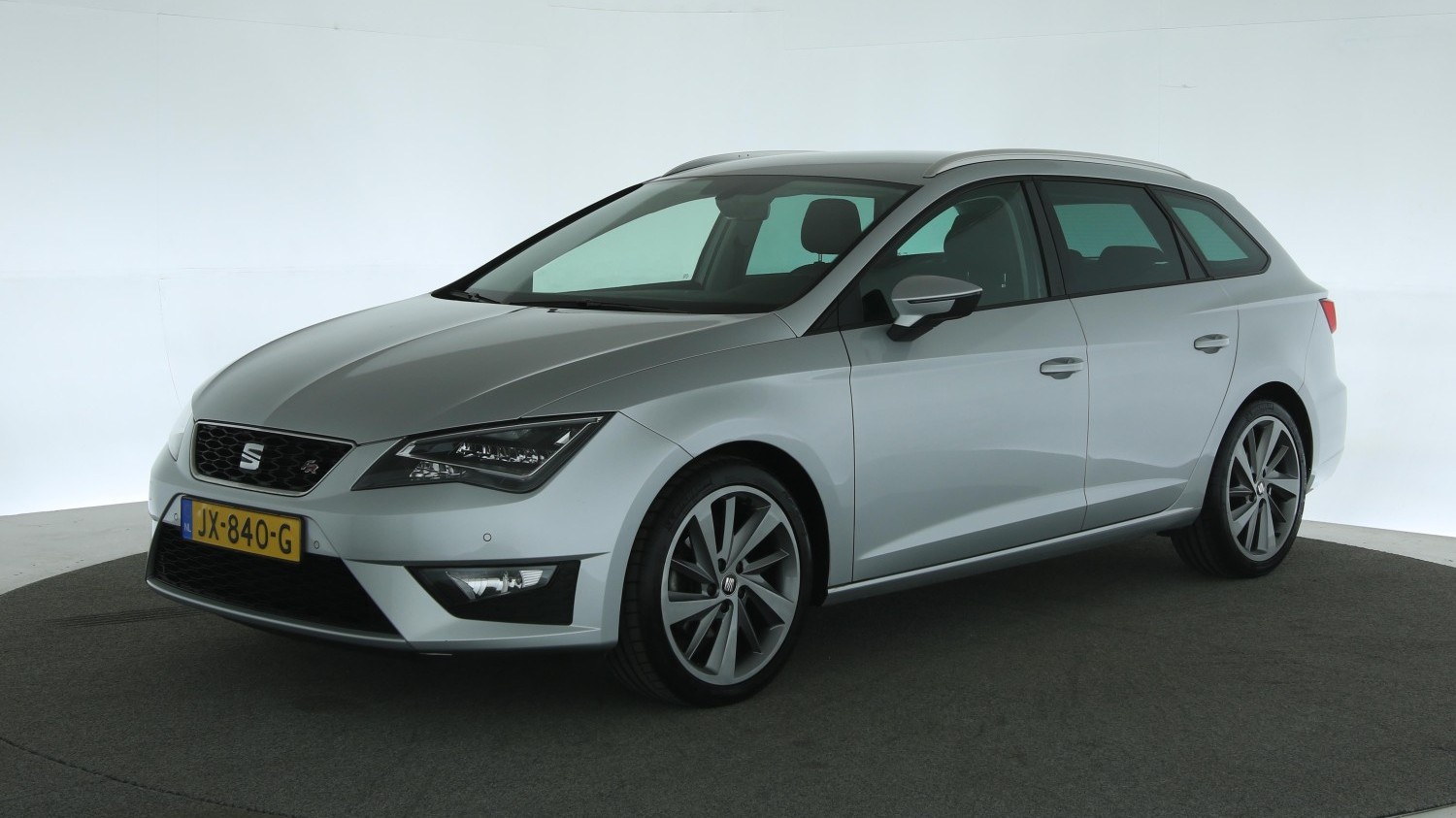 Seat Leon Station 2016 JX-840-G 1