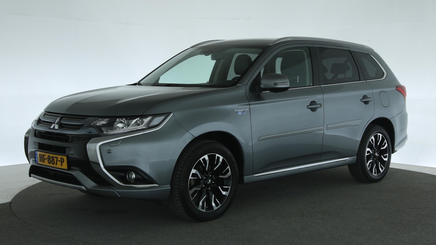 Mitsubishi Outlander SUV / Terreinwagen 2015 HF-887-P 1