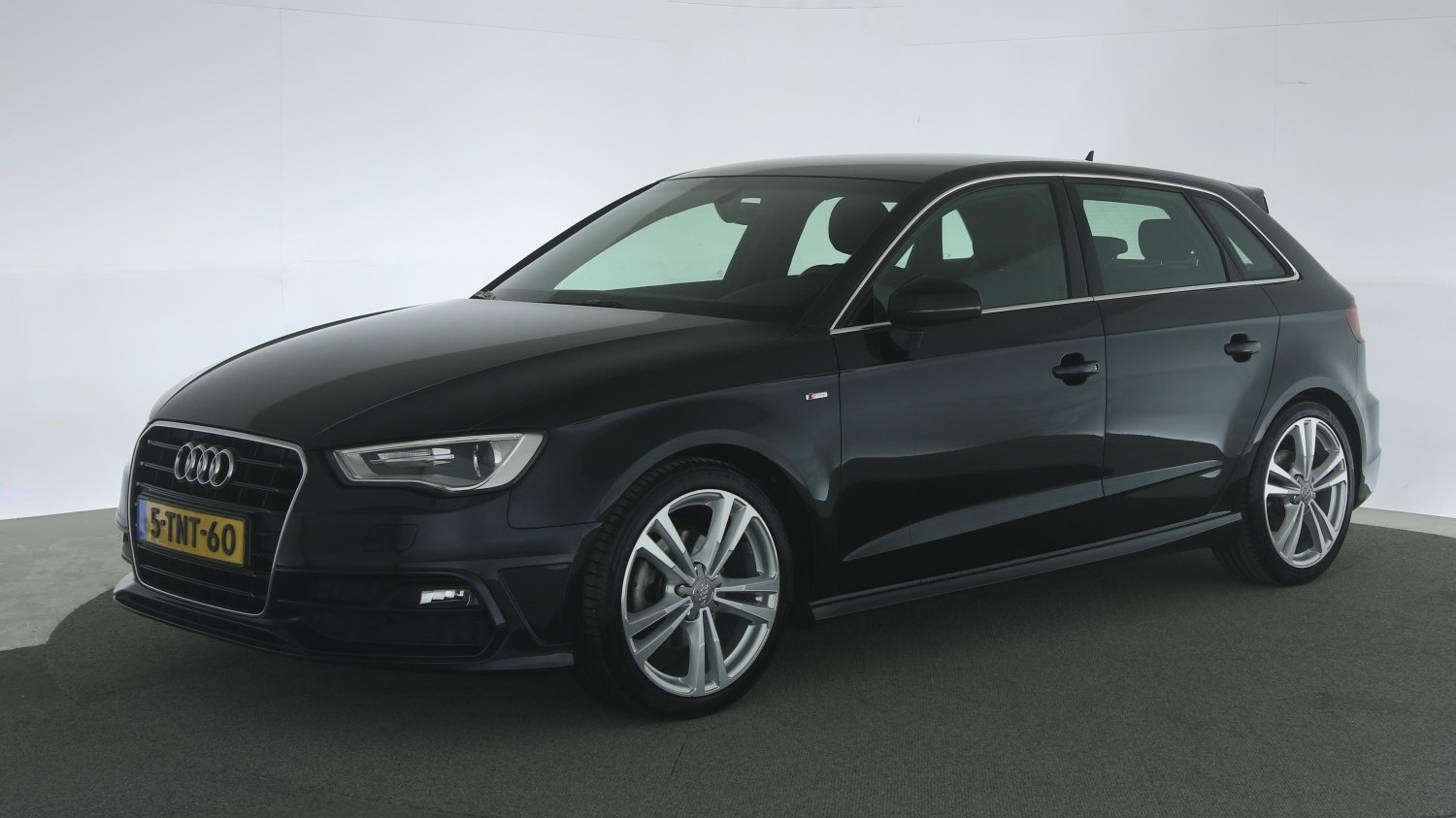 Audi A3 Hatchback 2014 5-TNT-60 1