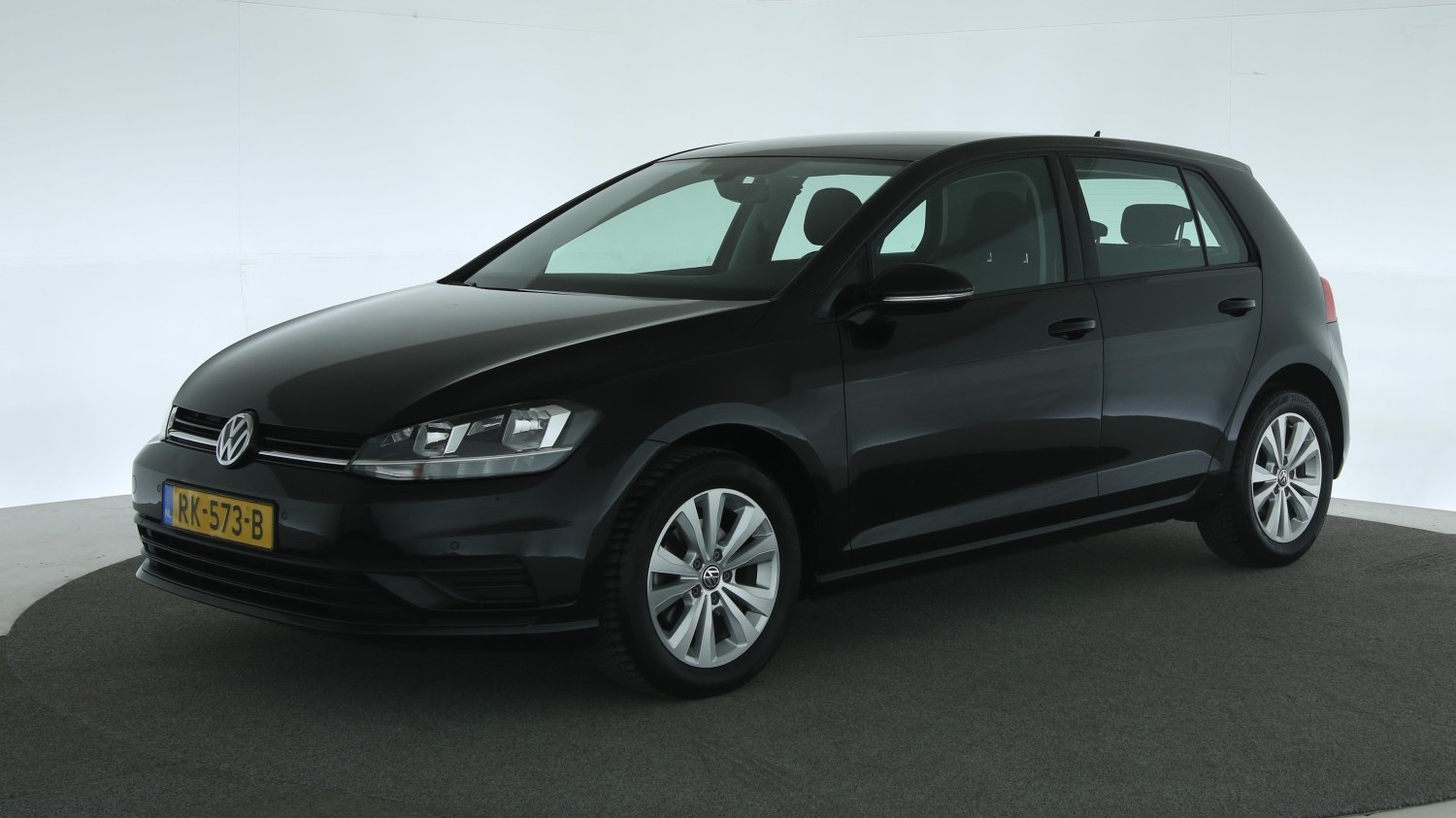 Volkswagen Golf Hatchback 2017 RK-573-B 1