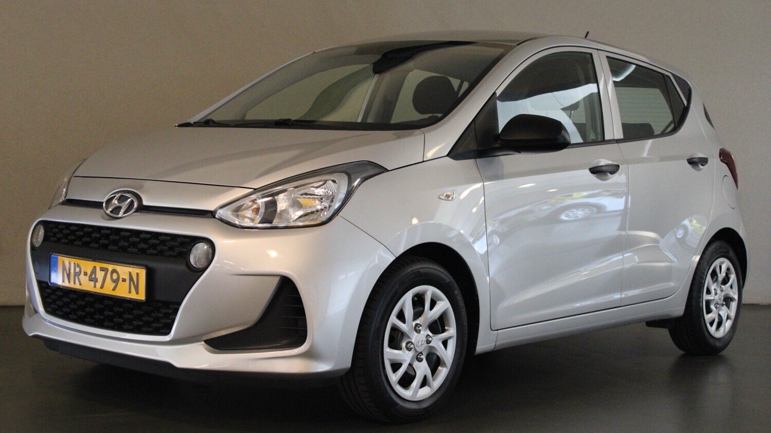 Hyundai i10 Hatchback 2017 NR-479-N 1