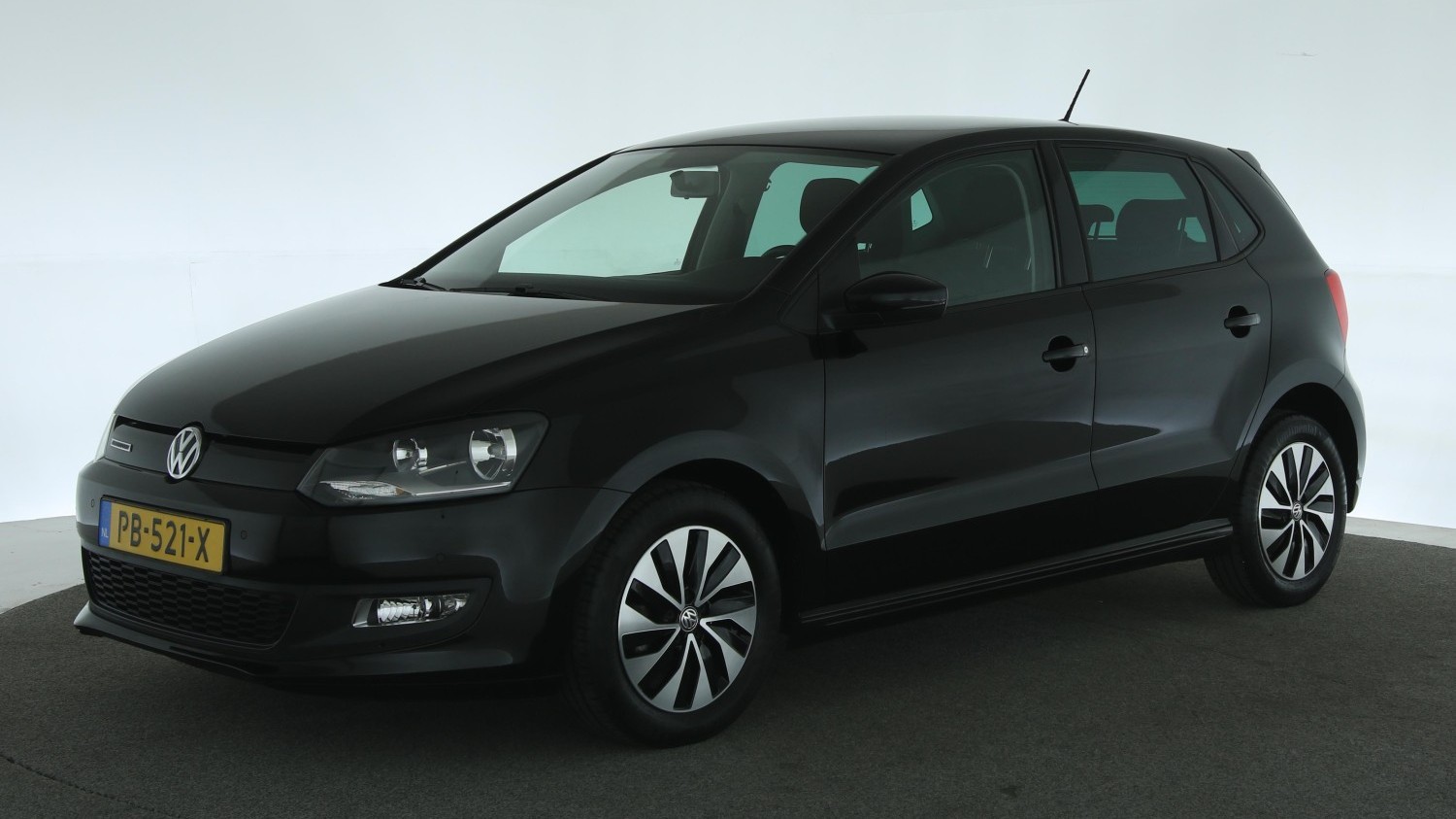 Volkswagen Polo Hatchback 2017 PB-521-X 1