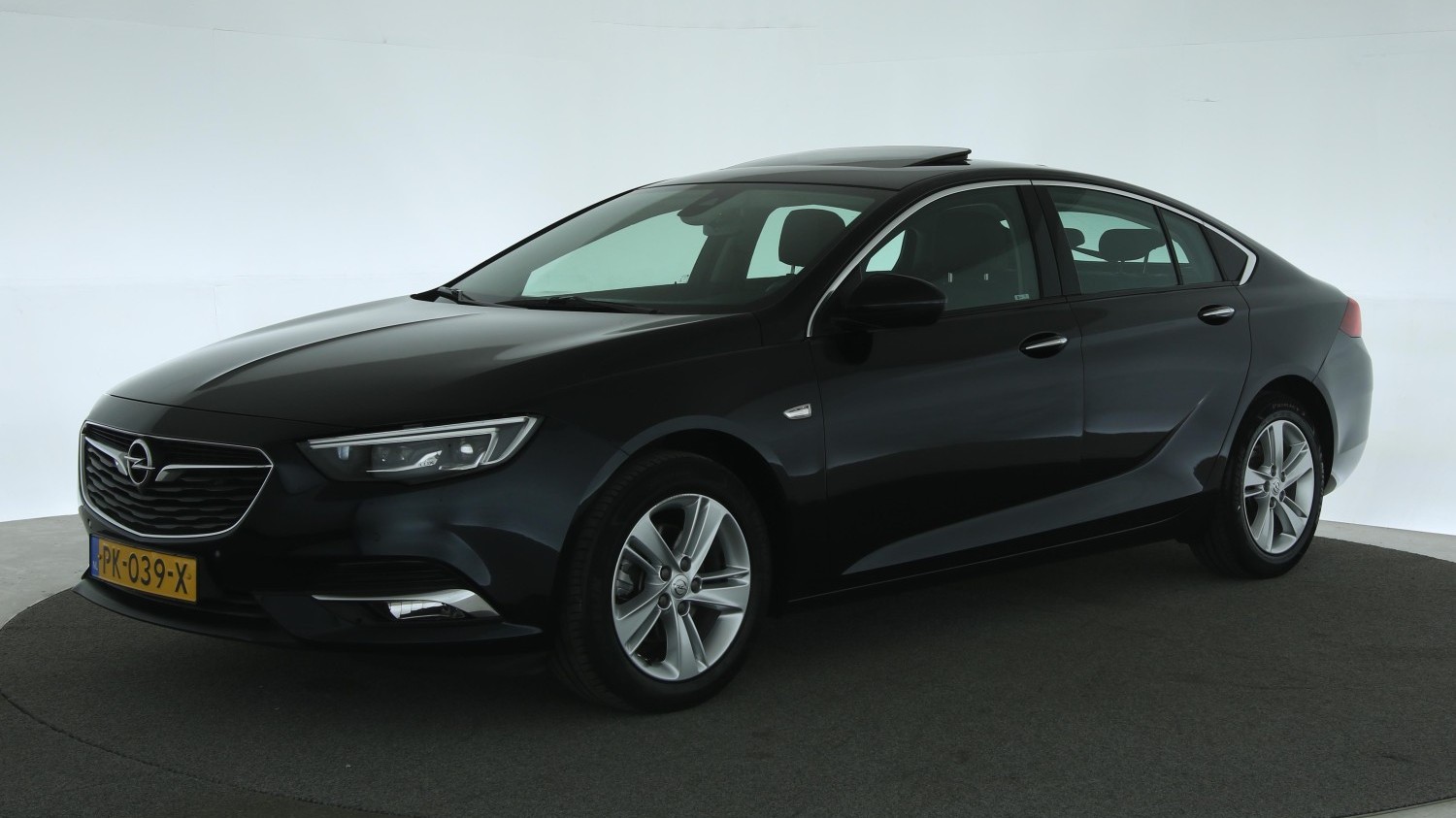 Opel Insignia Hatchback 2017 PK-039-X 1