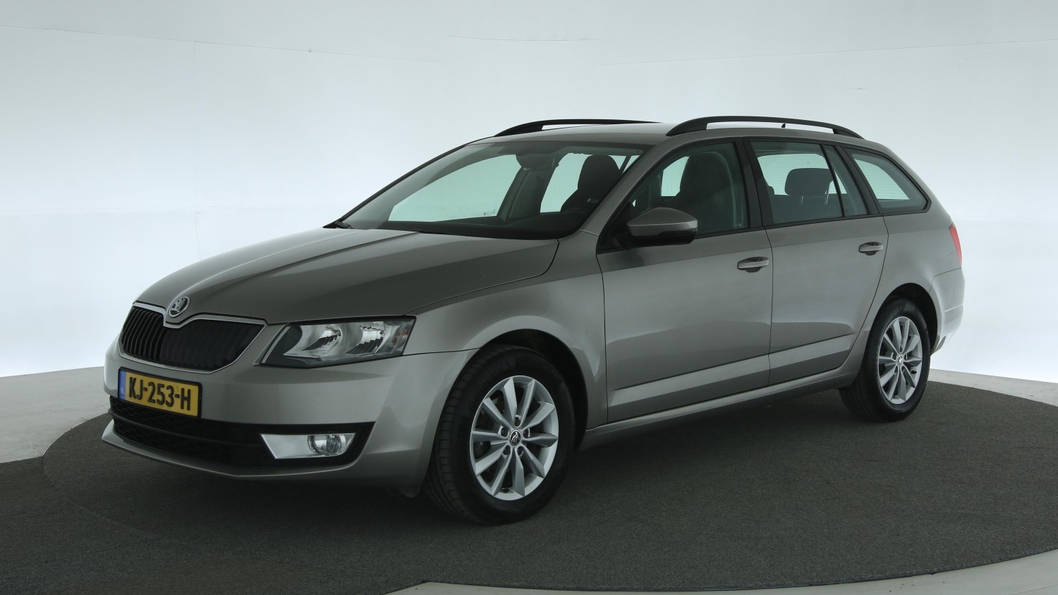 Skoda Octavia Station 2016 KJ-253-H 1