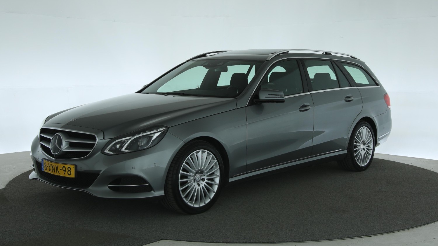 Mercedes-Benz E-Klasse Station 2013 8-XNK-98 1