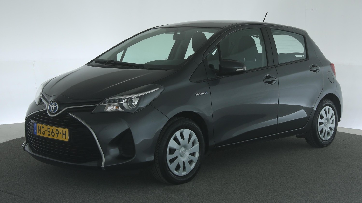 Toyota Yaris Hatchback 2017 NG-569-H 1