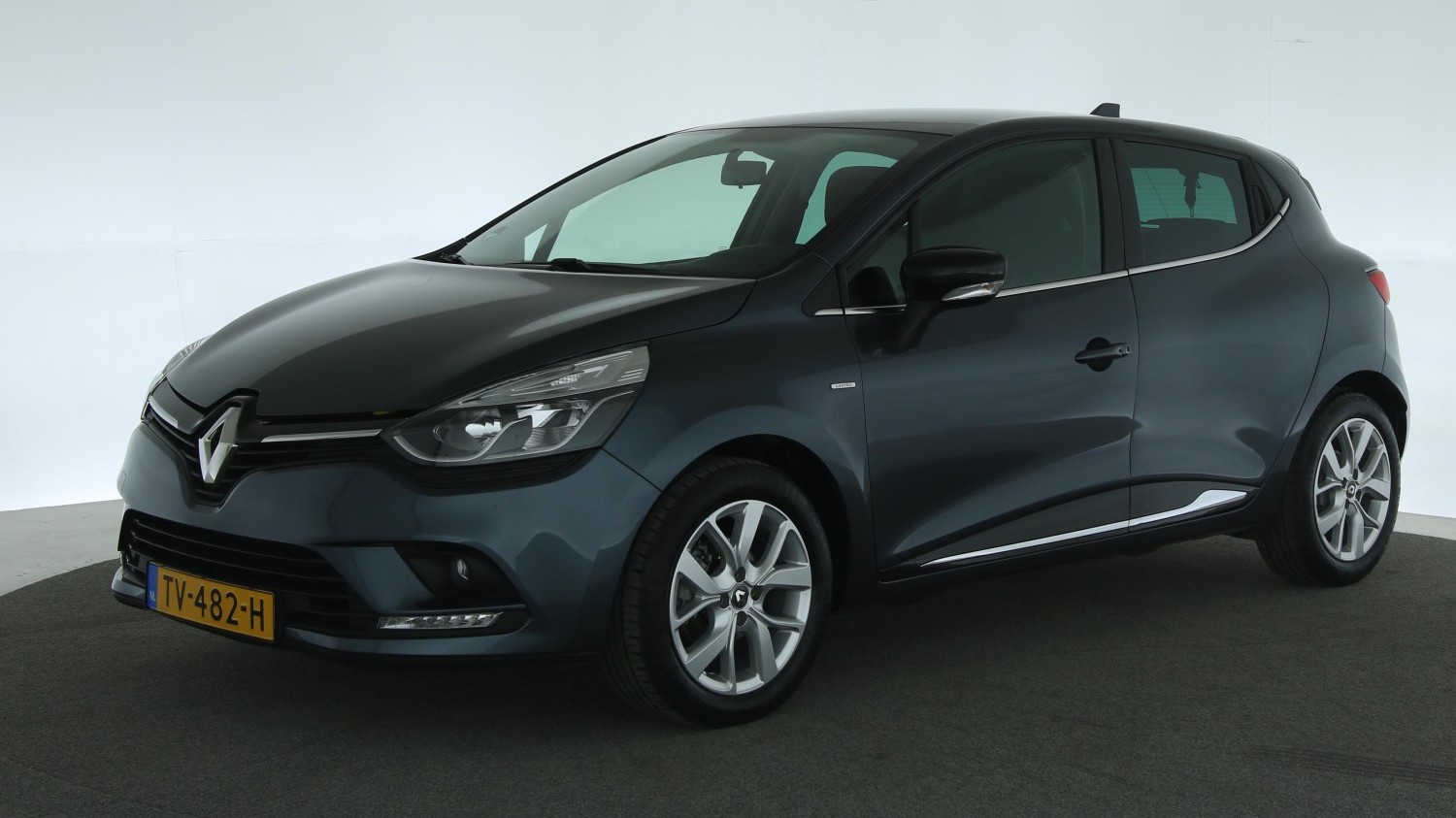 Renault Clio Hatchback 2018 TV-482-H 1