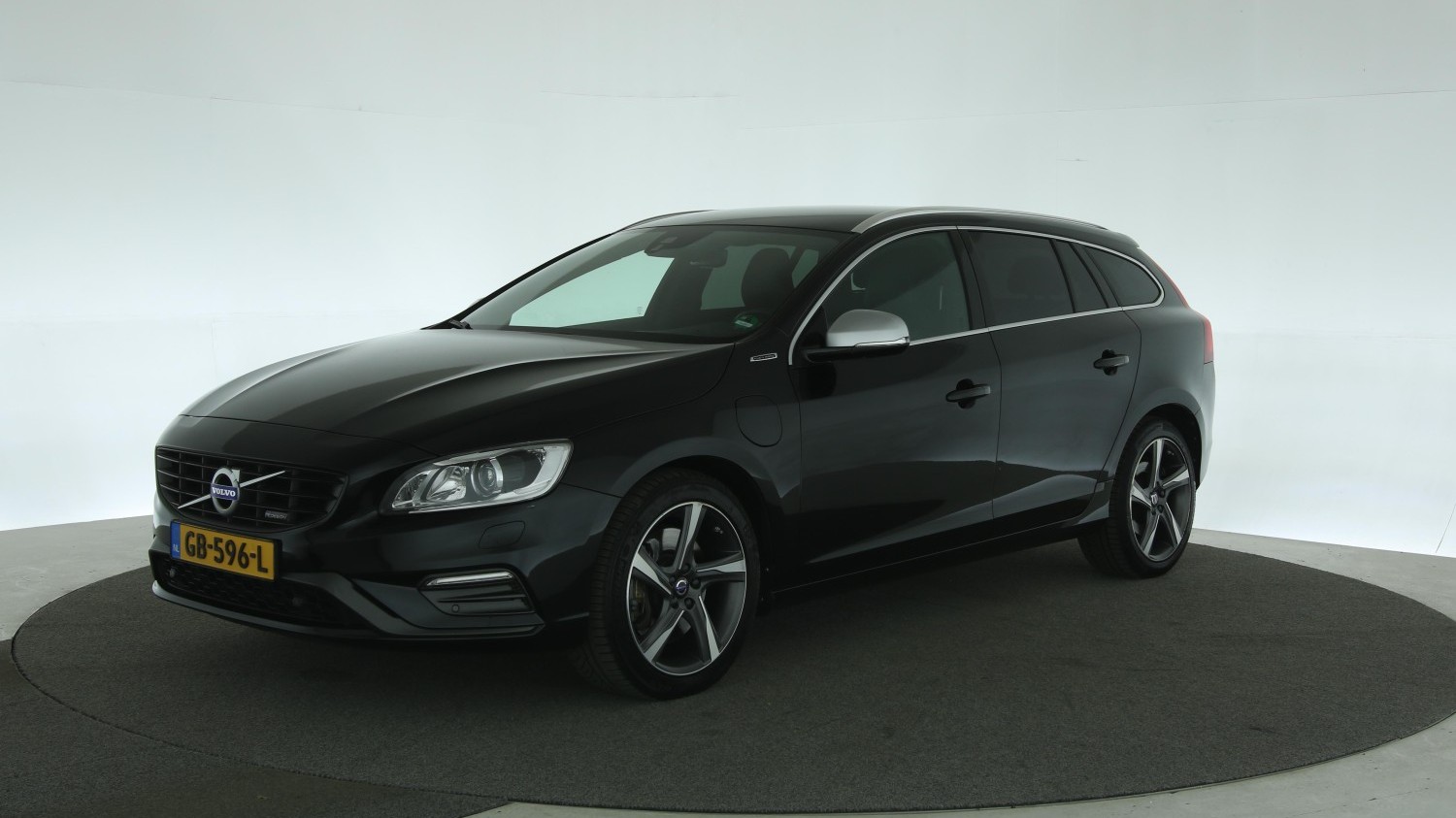 Volvo V60 Station 2015 GB-596-L 1