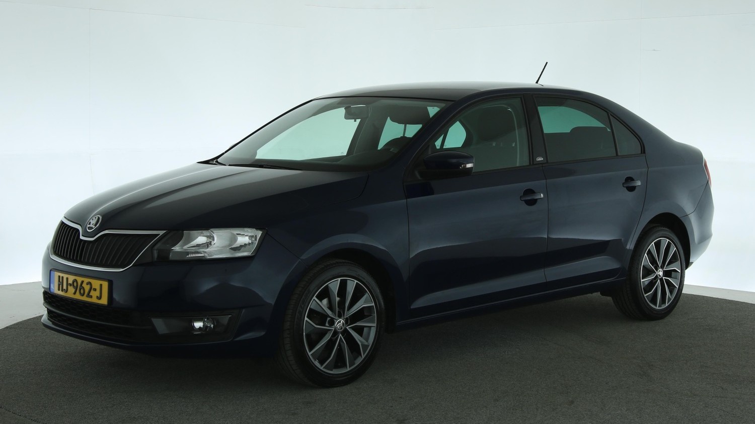 Skoda Rapid Hatchback 2015 HJ-962-J 1