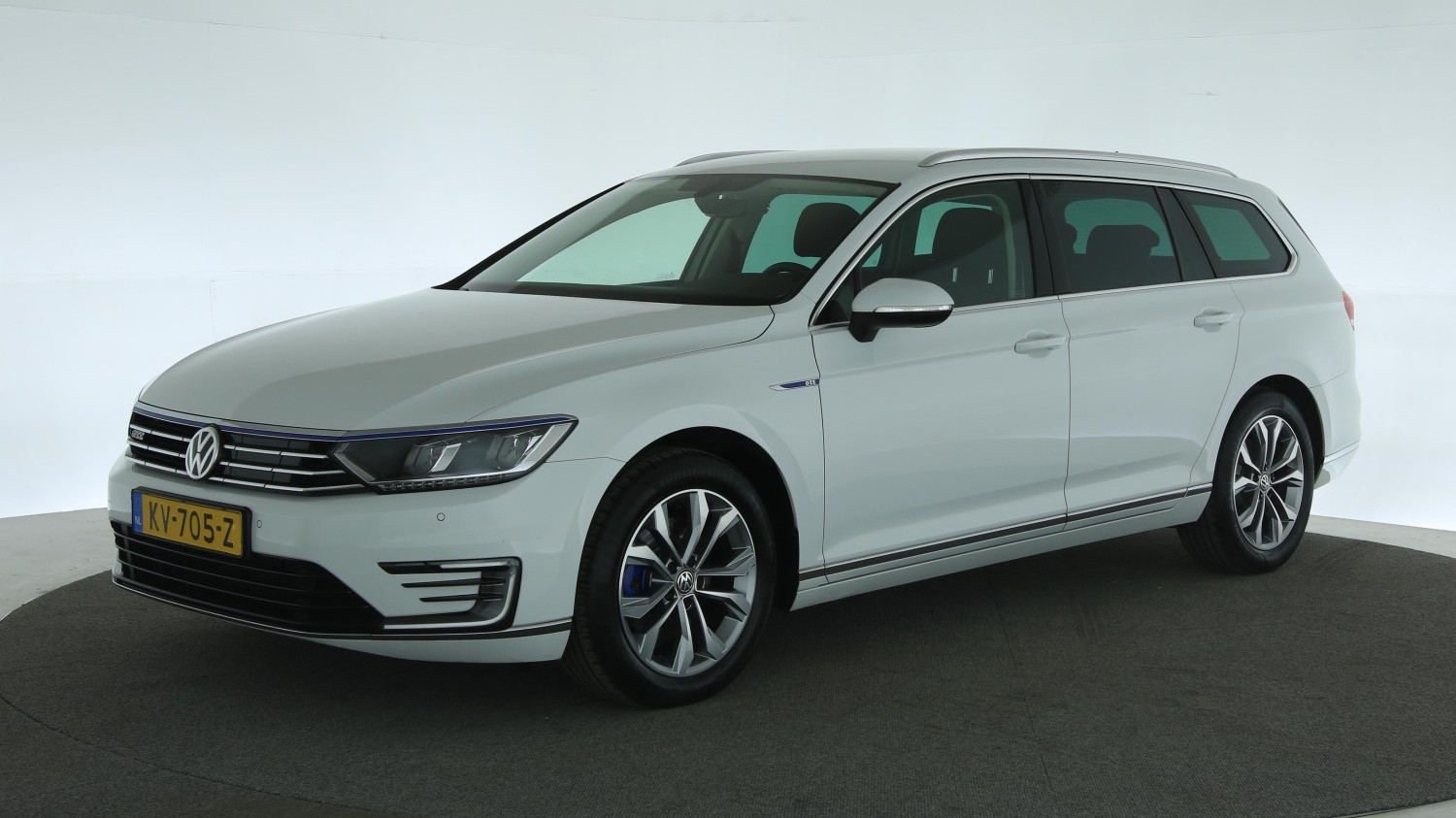 Volkswagen Passat Station 2016 KV-705-Z 1