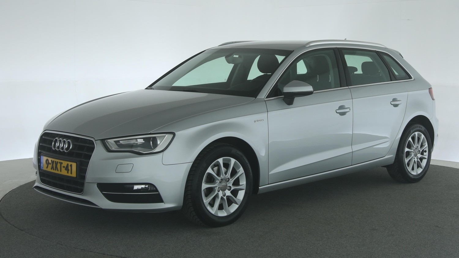 Audi A3 Hatchback 2014 9-XKT-41 1
