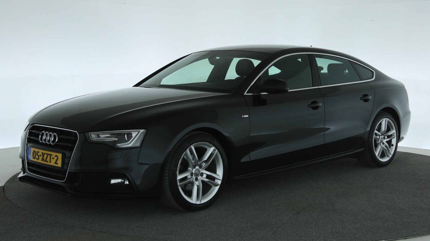 Audi A5 Hatchback 2012 05-XZT-2 1