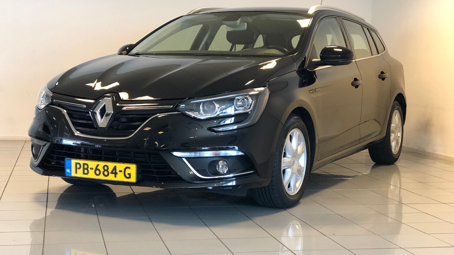 Renault Mégane Station 2017 PB-684-G 1