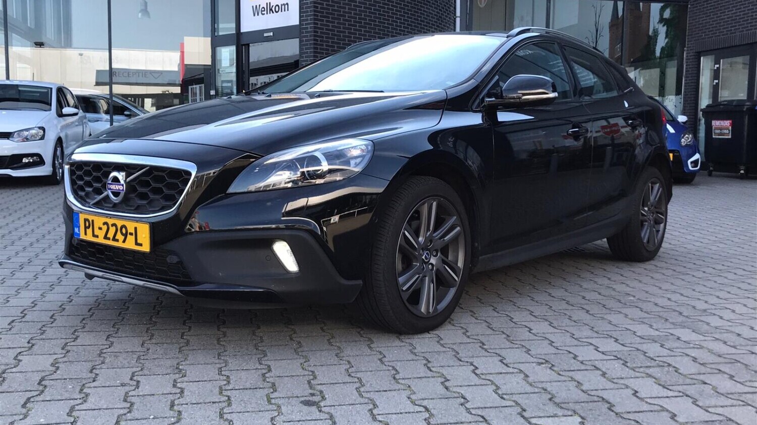 Volvo V40 Cross Country Hatchback 2014 PL-229-L 1